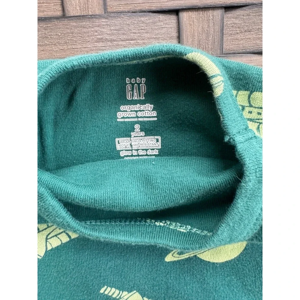 babyGap 100% Organic Cotton‎ Space PJ Set Size 2 Glow in the Dark Green